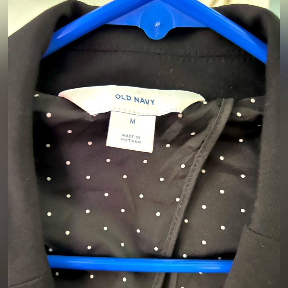 Black junior blazer.